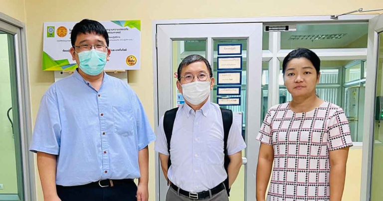 ต้อนรับProf.Dr. Guoqing Guan Hirosaki university aomori japan เยียมชมห้องปฏิบัติการภายในศูนย์เครื่องมือวิจัยวิทยาศาสตร์และเทคโนโลยี